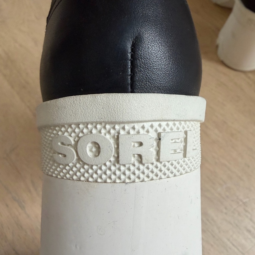 Sorel Black and White Lace-Up Boots with Neon Accents - Picture 4 of 4